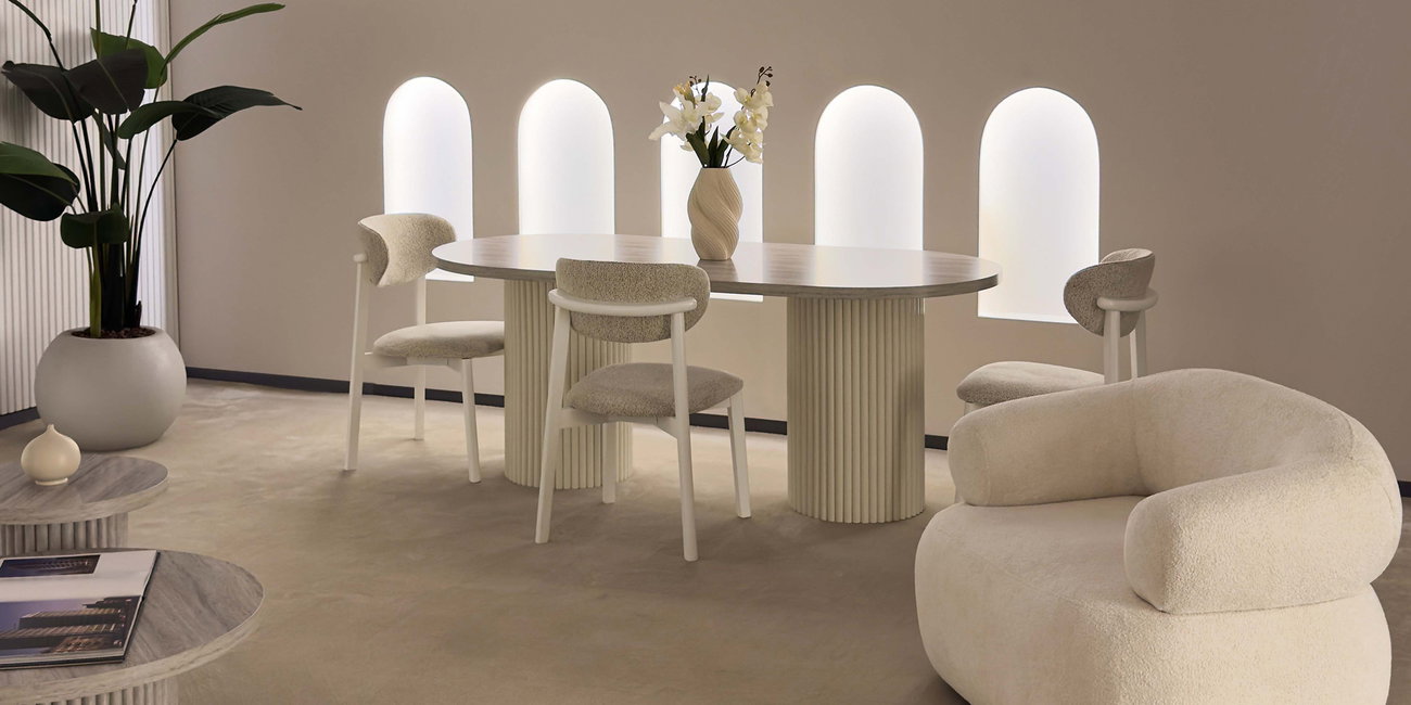 Vena Yemek Odası Takımı, modern oval masa ve 4 sandalyeden oluşan zarif bir set. Minimalist estetiği ve doğal tonlarıyla evinize şıklık katarken, uygun fiyatlı inegöl mobilya seçenekleriyle bütçenizi de koruyor.