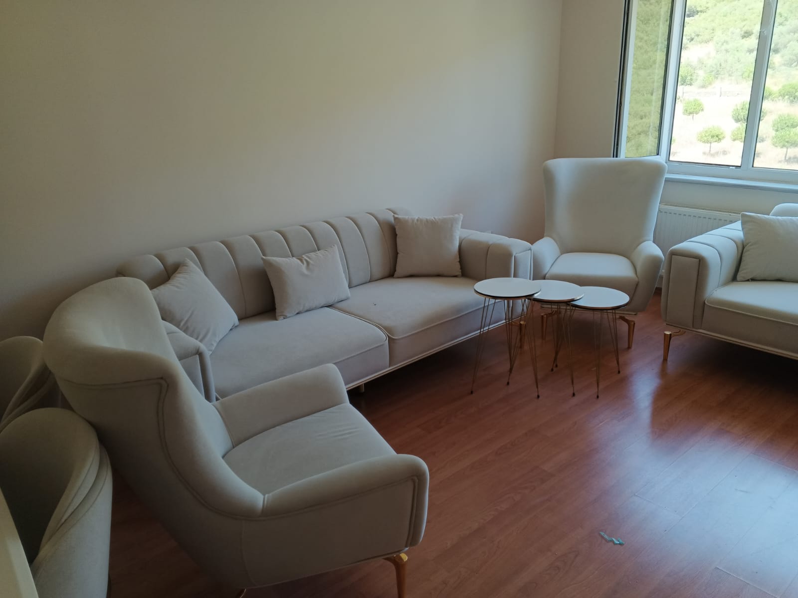 Akın Demirci Bursa modern beige sofa set, offering comfort and style for contemporary living spaces. Find this elegant set with Inegol furniture campaigns.