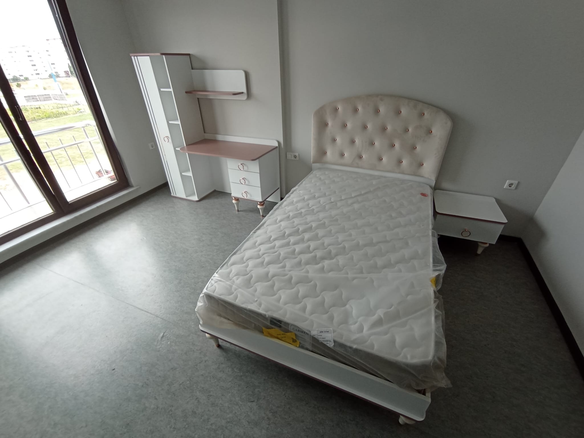 Modern Eda Kaynar Bursa youth bedroom set featuring a single bed, nightstand, and study desk, representing Quality Inegol furniture.
