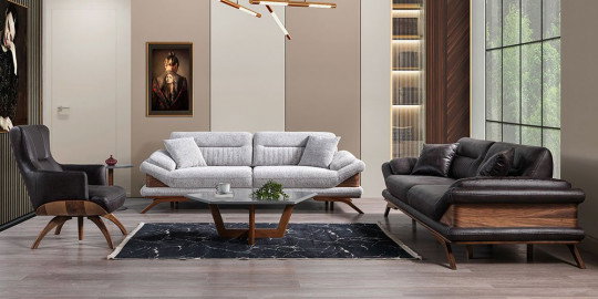 Modern Quatro Koltuk Takımı, ahşap detayları ve konforlu gri/koyu kanepeleriyle şık bir salon. İnegöl mobilya modelleri arasında dikkat çekiyor.
