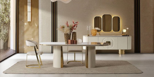 Zarif oval mermer tablalı Farella Luxury Yemek Odası Takımı, gold detaylı sandalyeler ve modern tasarımlı büfe. Bu Kaliteli İnegöl mobilya seti evinize şıklık katacak.