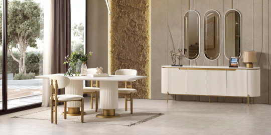 Beyaz ve gold detaylı modern Prada yemek odası takımı, zarif masa, sandalyeler ve aynalı konsol ile evinize lüks katıyor. Harika inegöl mobilya kampanyaları fırsatını kaçırmayın.