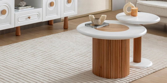 Modern tasarımıyla öne çıkan, silindirik ahşap ayaklara sahip Lotus Soho Orta Sehpa, inegol mobilya kalitesini yansıtır.