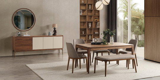 Modern ve şık Otto Yemek Odası Takımı, ahşap masa, kumaş sandalyeler, bench ve ayna detaylı büfeden oluşur. İnegöl mobilya kampanyaları ile evinizi yenileyin.