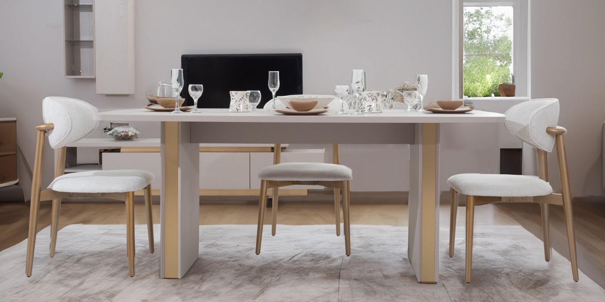 Roma Yemek Odası Takımı