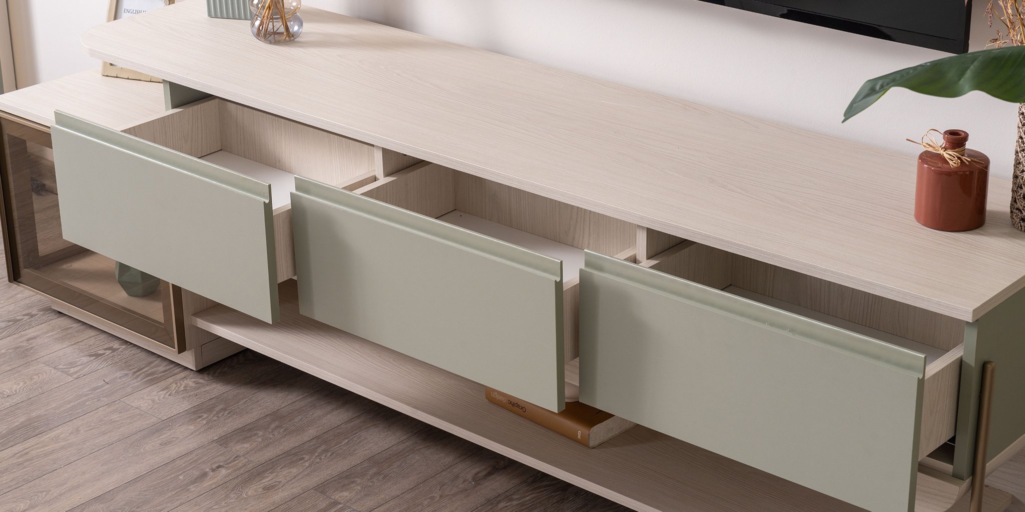 Charisma Tv Ünitesi