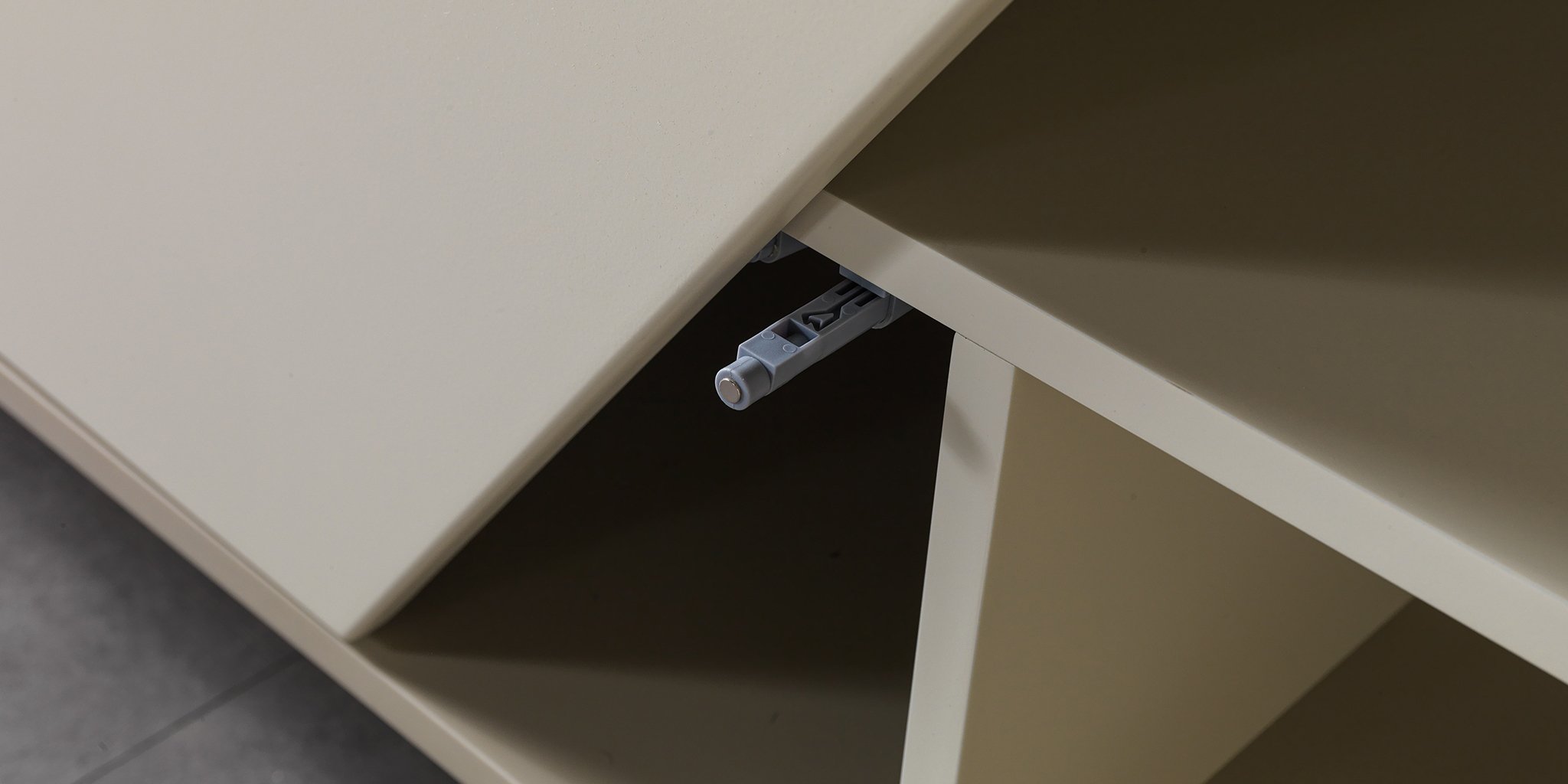 Piramit Yemek Odası Takımı