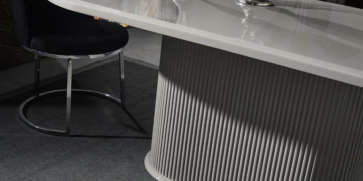 Gucci Duman Gri Yemek Odası Takımı