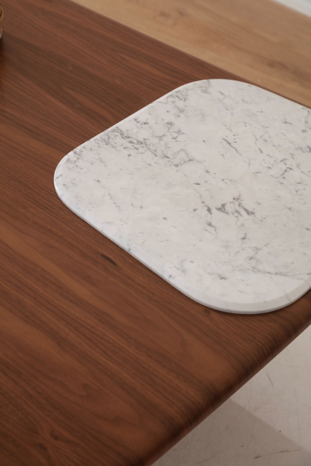 Bueno Orta Sehpa Siyah Beyaz