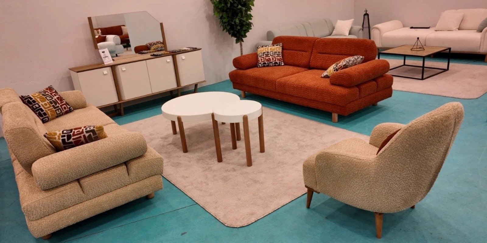 Sahra Koltuk Takımı Teşhirden