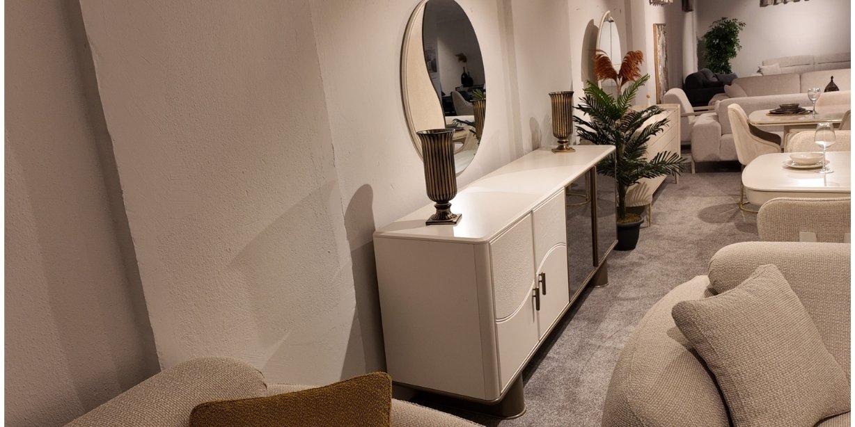 Saray Yemek Odası Takımı Teşhirden