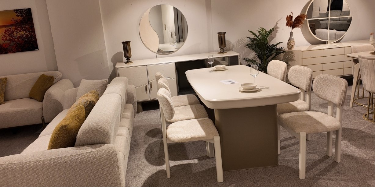 Saray Yemek Odası Takımı Teşhirden