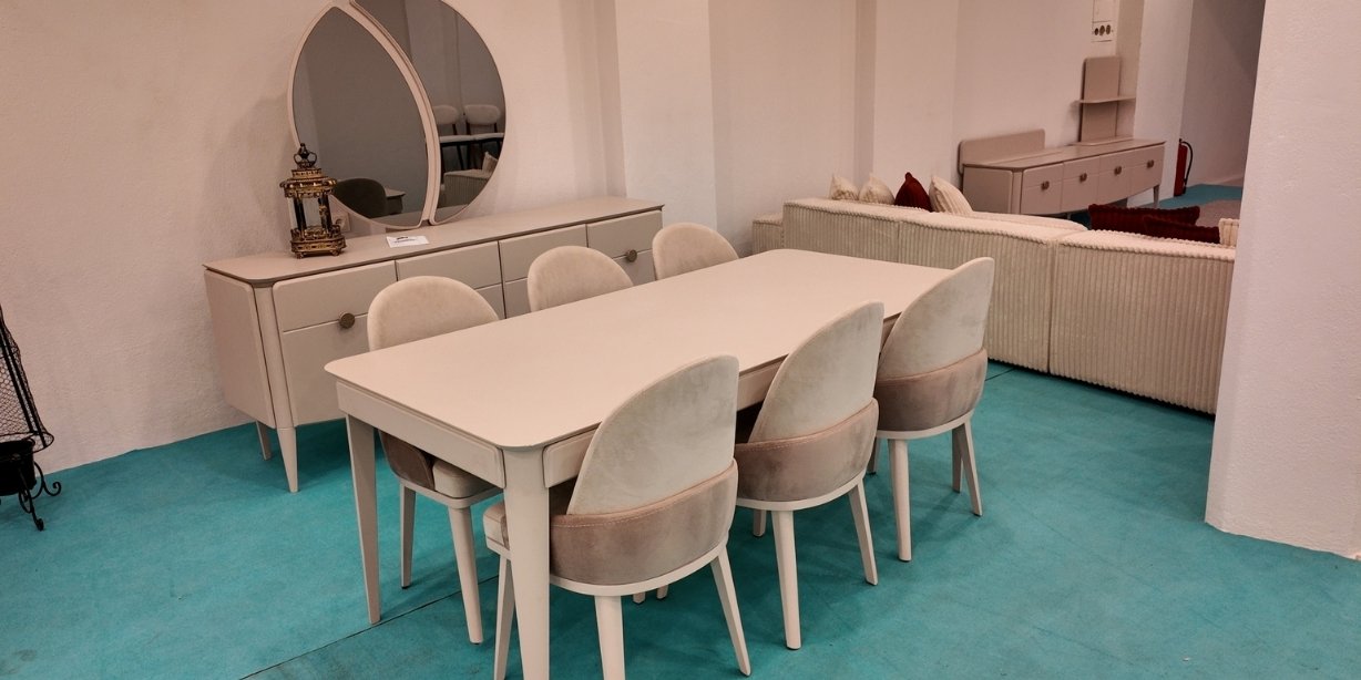 Vegas Yemek Odası Takımı Teşhirden